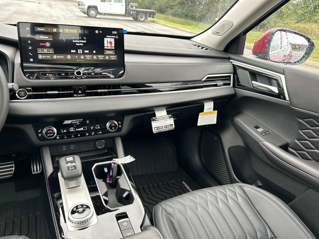 New 2025 Mitsubishi Outlander SEL image 15