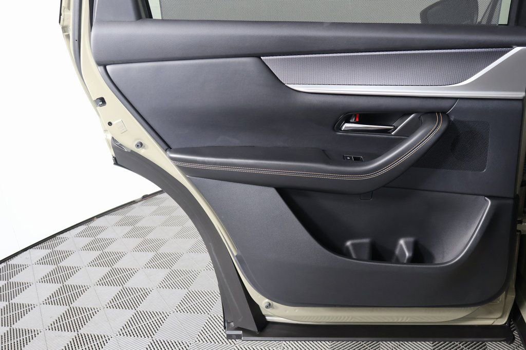 Used 2025 MAZDA CX-70 Plug-In Hybrid w/ Premium Plus image 14