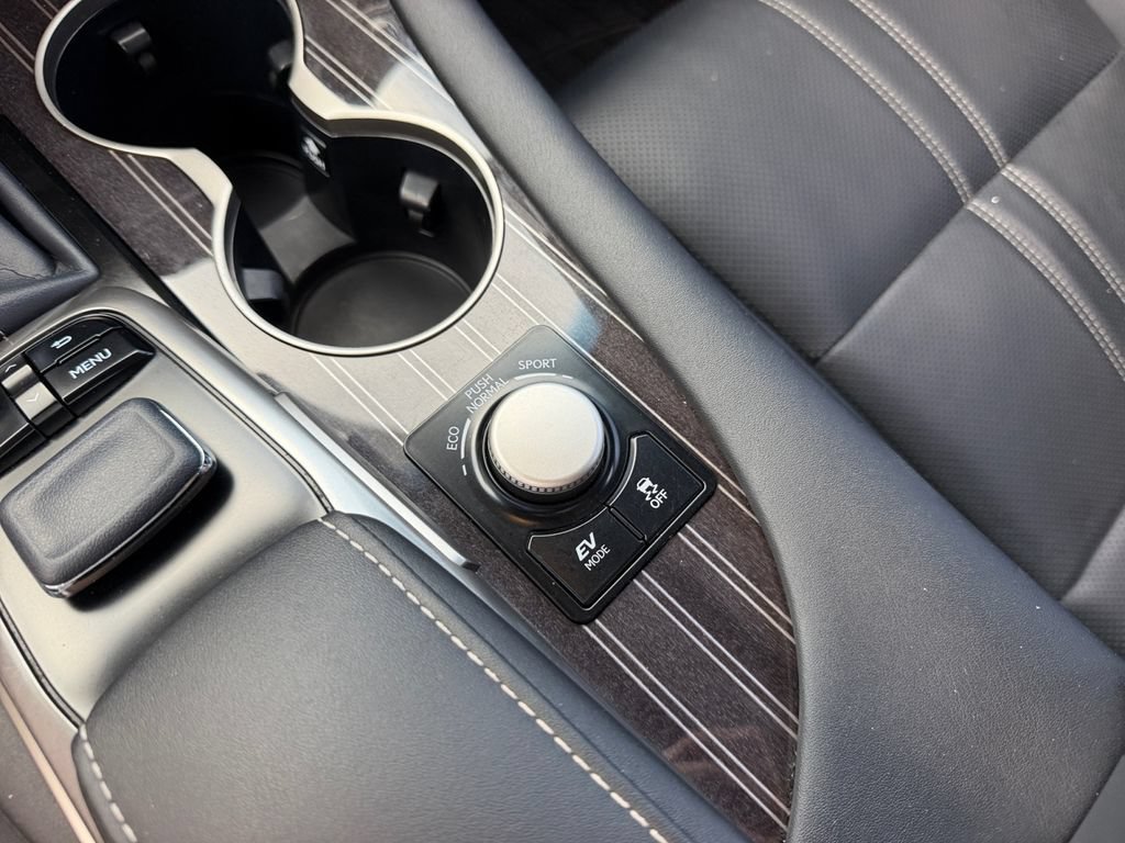 Used 2016 Lexus RX 450h AWD w/ Luxury Package image 16