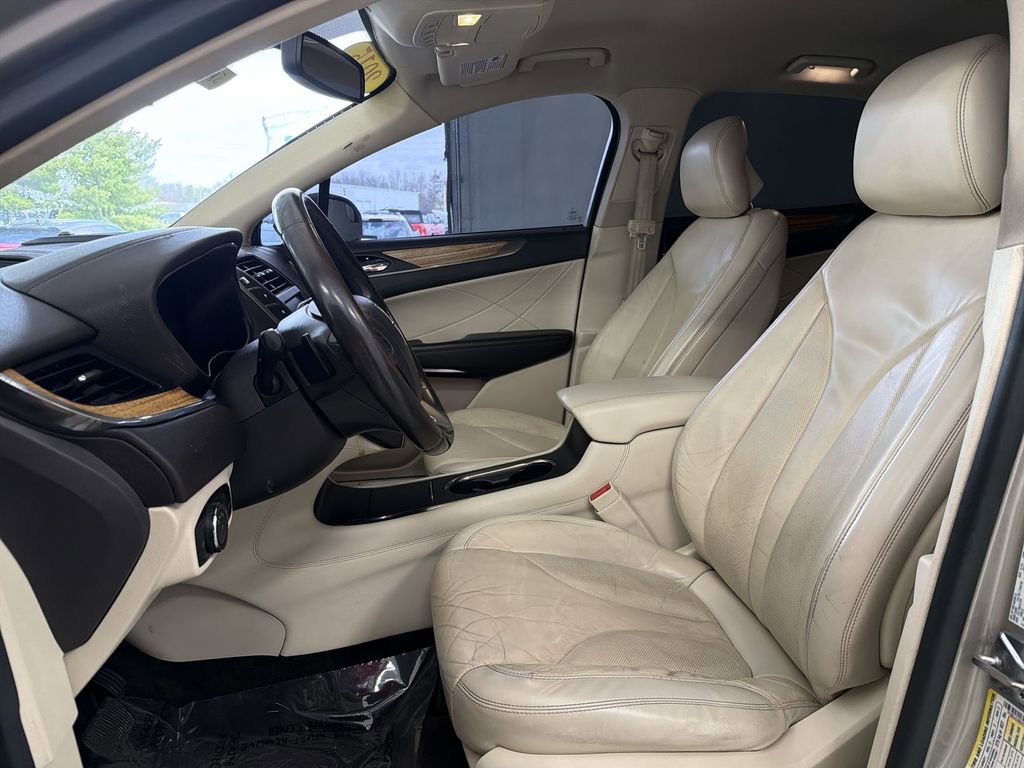 Used 2015 Lincoln MKC FWD w/ Equipment Group 101A Select image 21