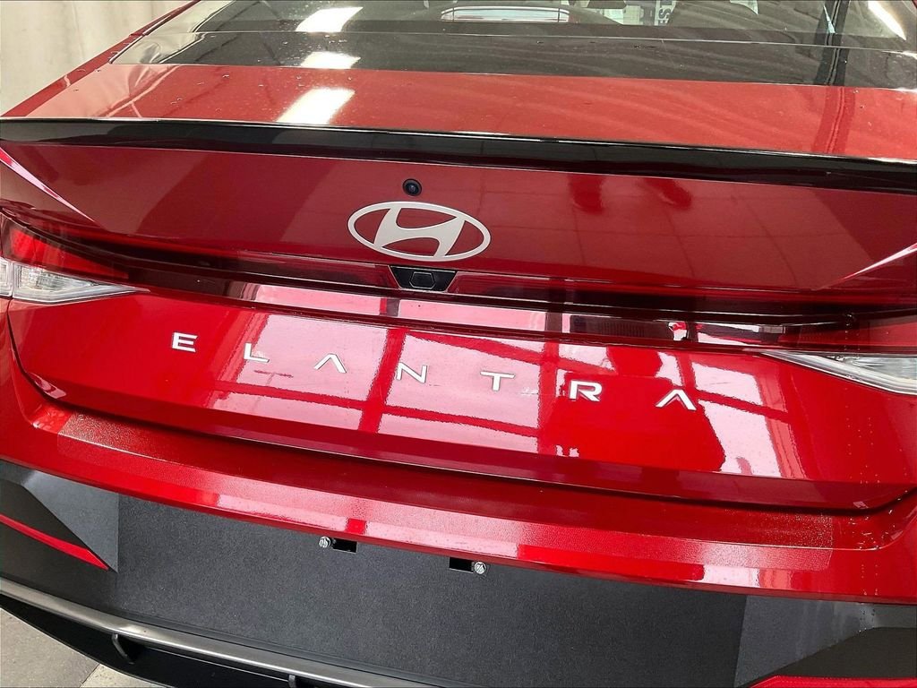 Certified 2025 Hyundai Elantra Sport FWD image 27