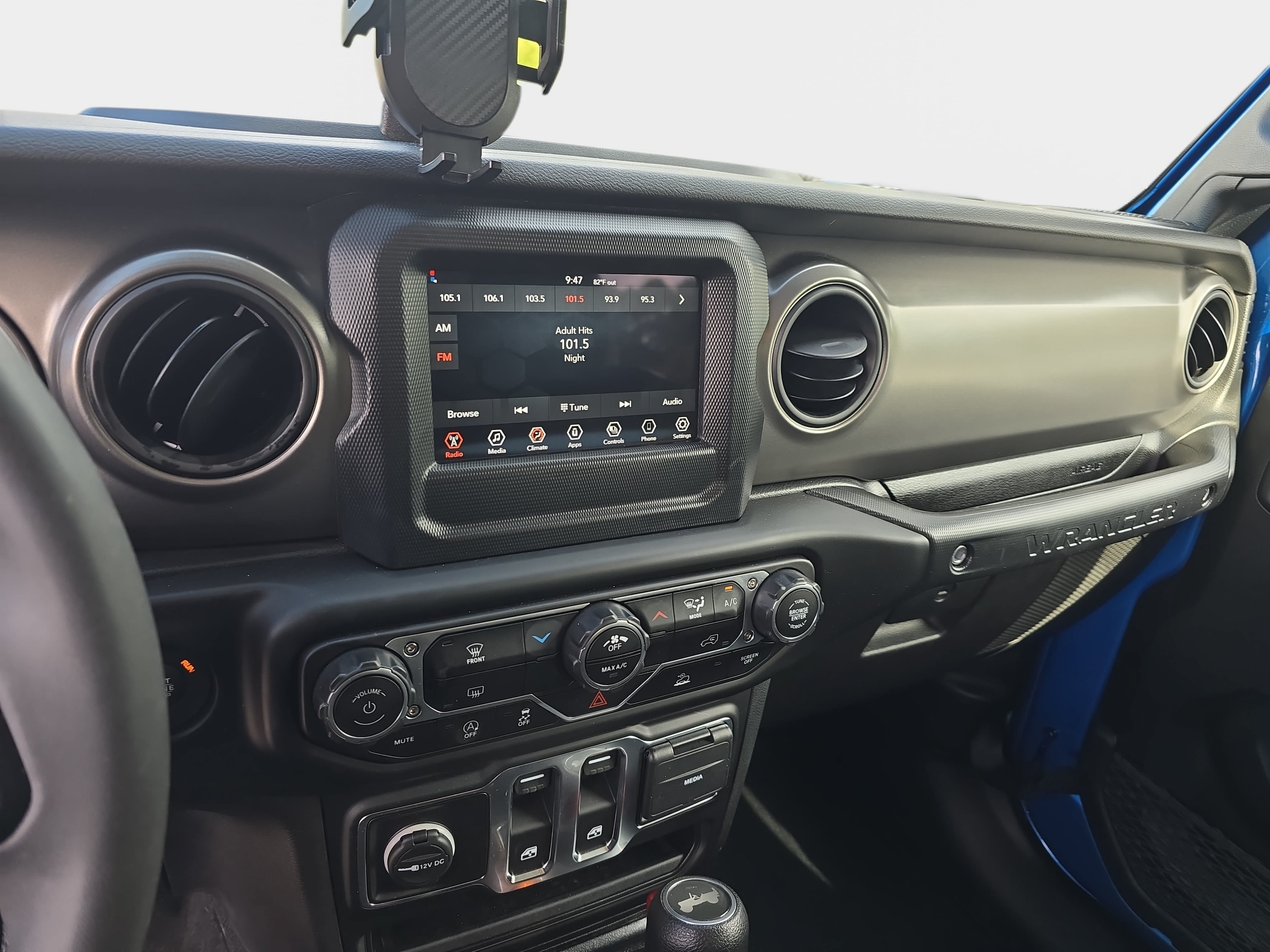 Used 2023 Jeep Wrangler Sport AWD/4WD image 19
