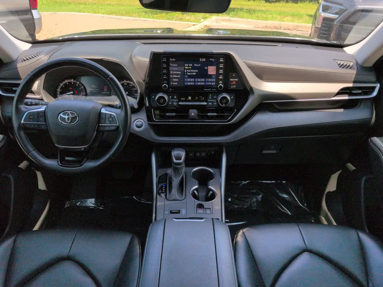 Certified 2021 Toyota Highlander XLE FWD image 15