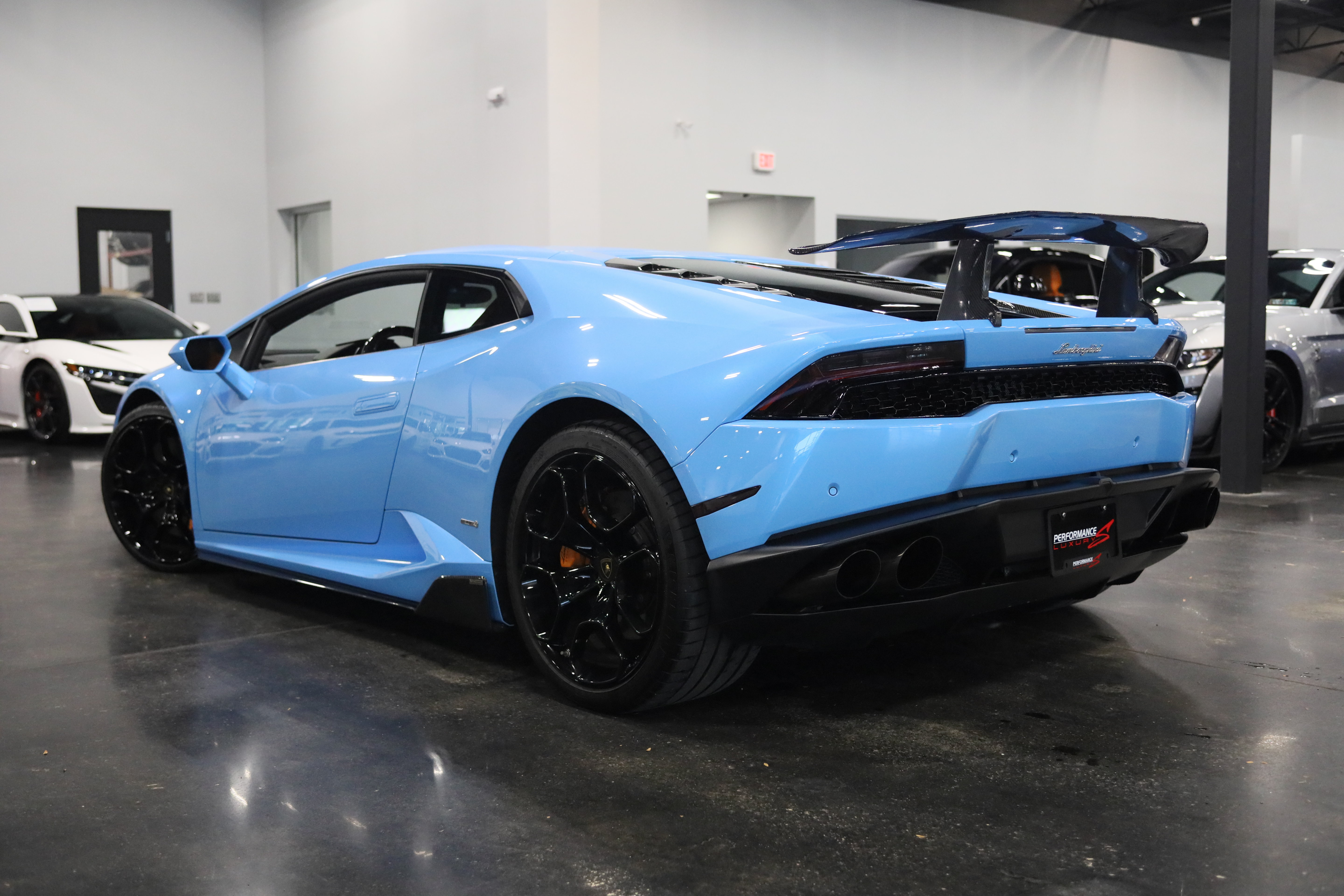 Used 2016 Lamborghini Huracan LP 610-4 Avio AWD/4WD image 3
