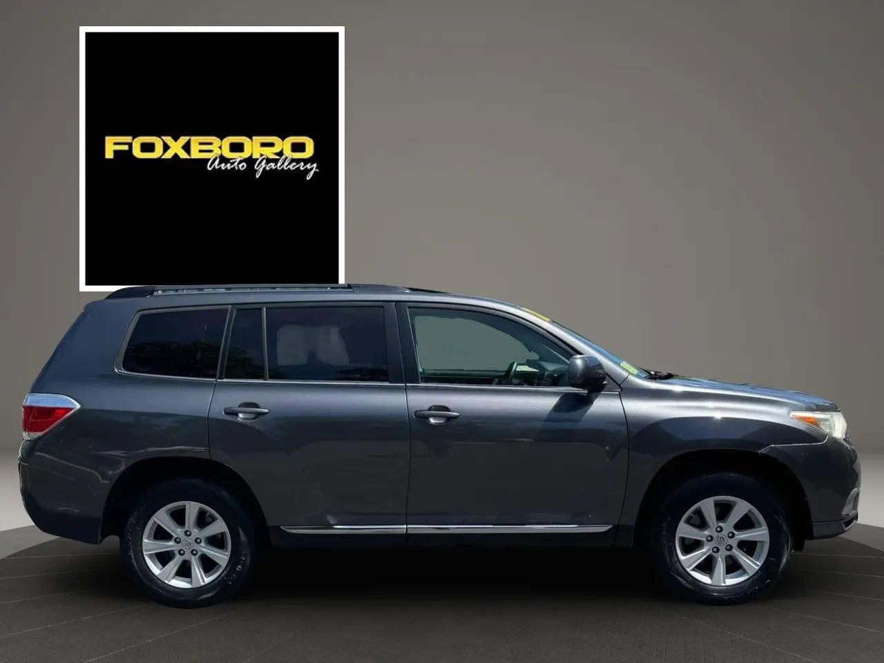 Used 2011 Toyota Highlander SE w/ Tow Pkg AWD/4WD image 4
