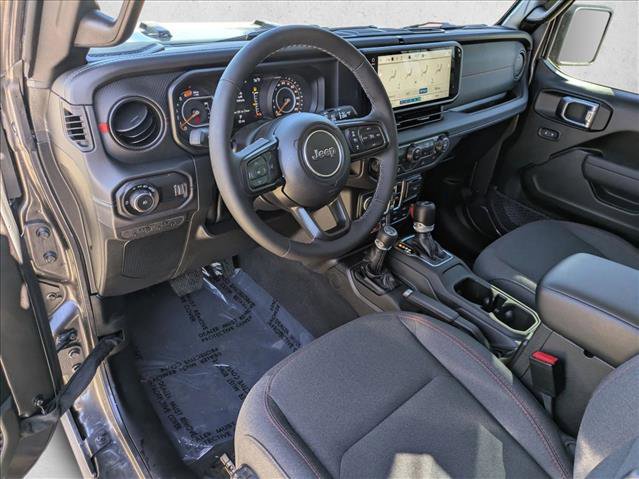 New 2025 Jeep Wrangler Unlimited Rubicon w/ Convenience Group video 3