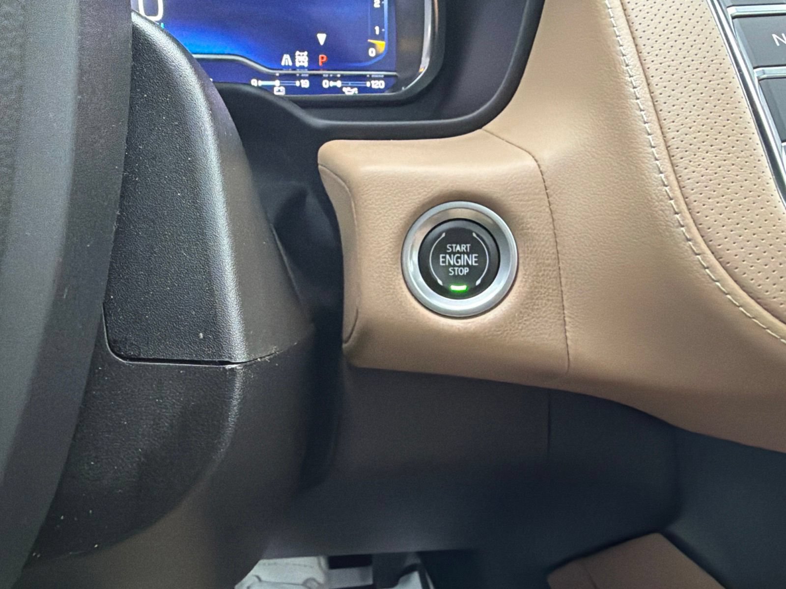 Used 2022 Chevrolet Suburban Premier AWD/4WD image 17