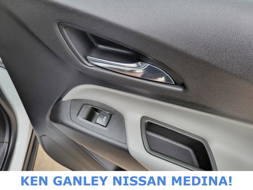 Used 2021 Chevrolet Equinox LS image 43