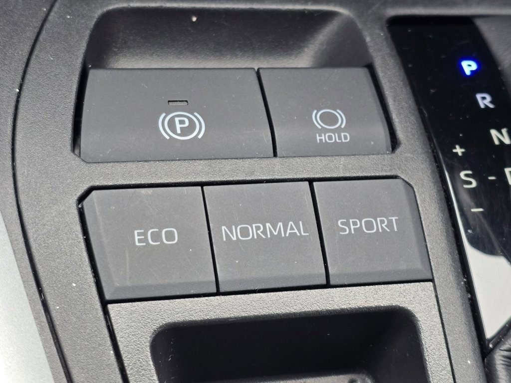 Used 2024 Toyota RAV4 XLE image 25