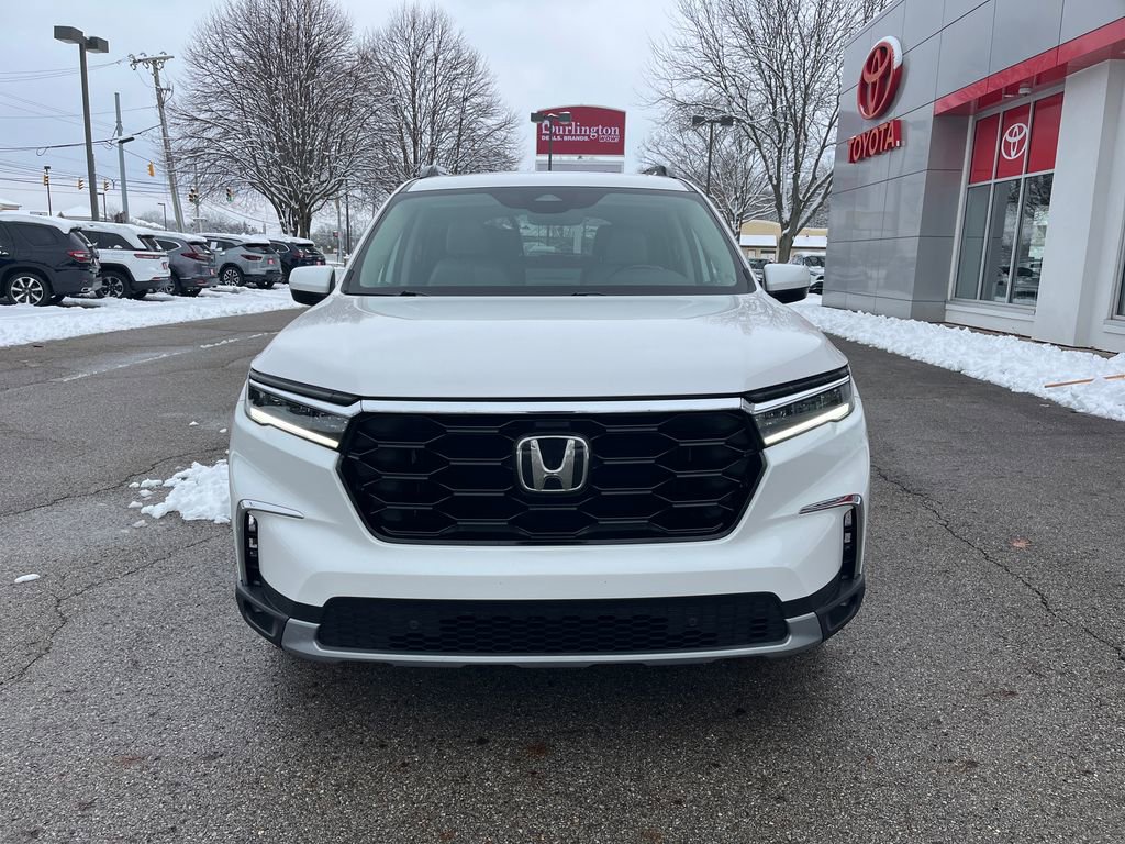 Used 2025 Honda Pilot Touring image 8