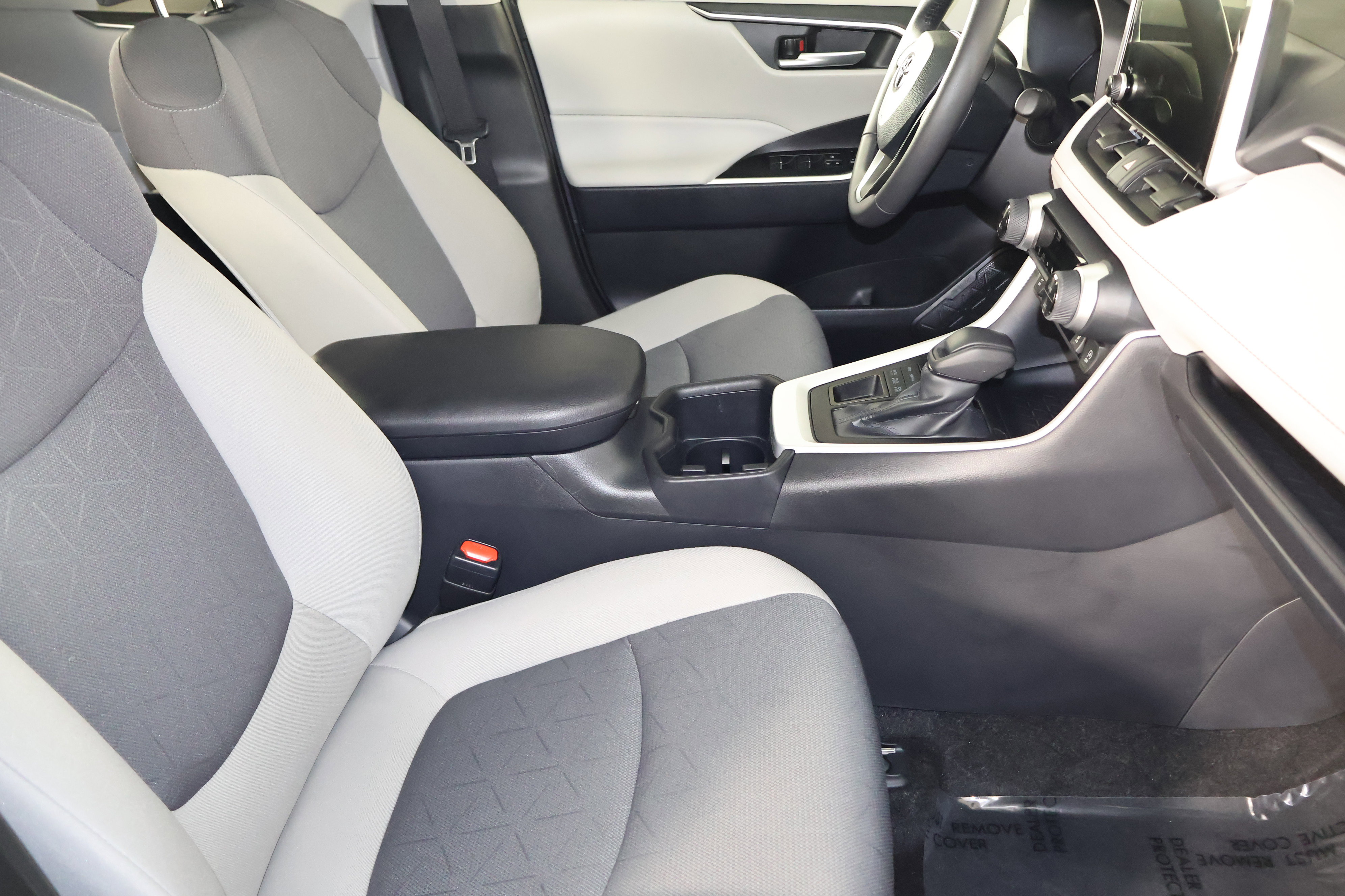 Used 2025 Toyota RAV4 XLE w/ Convenience Package image 44