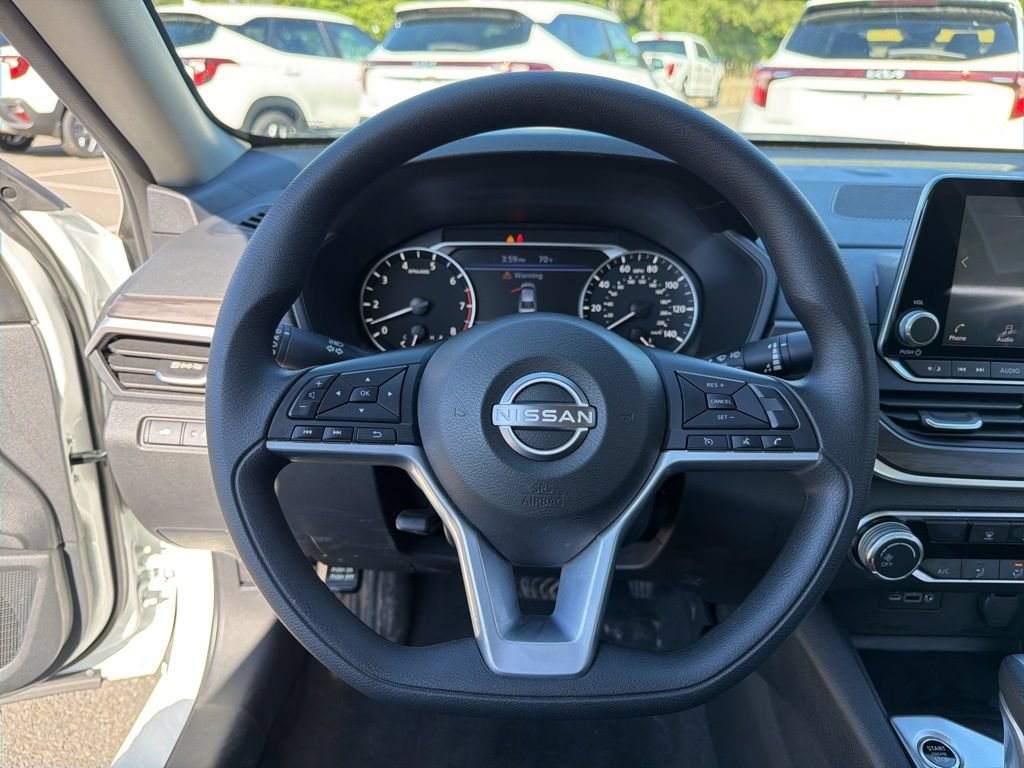 Used 2025 Nissan Altima 2.5 SV FWD image 18