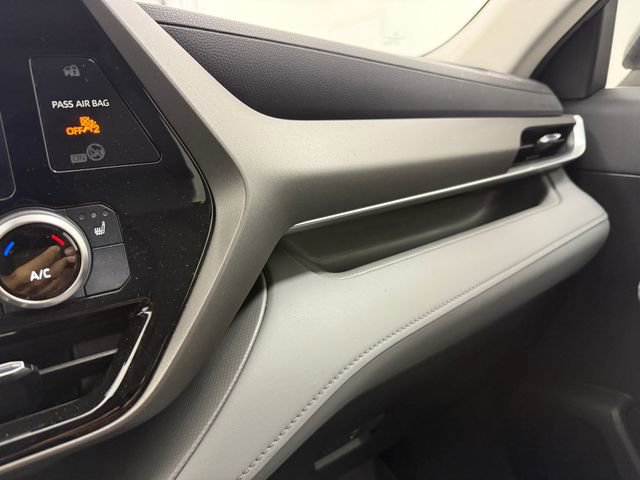 Used 2023 Toyota Highlander XLE FWD image 23