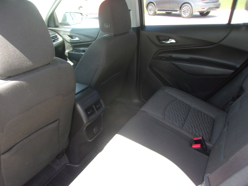 Used 2018 Chevrolet Equinox LT FWD image 16