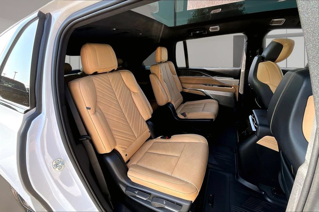 Used 2025 Cadillac Escalade IQ Sport 2 AWD/4WD image 28