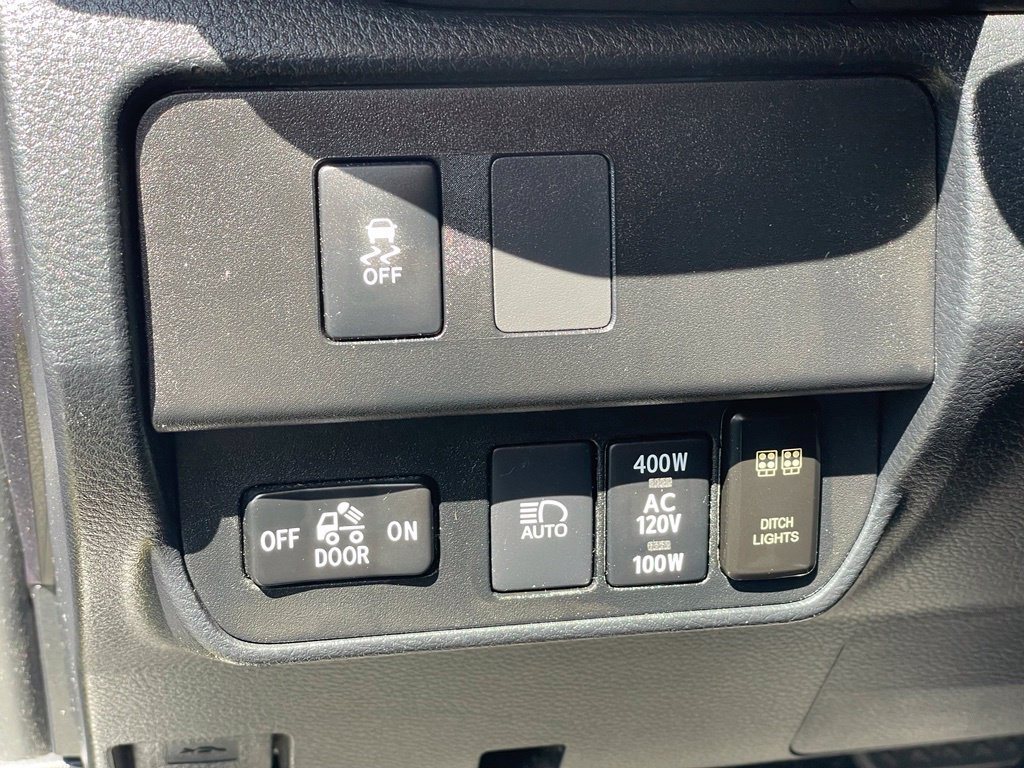 Used 2020 Toyota Tacoma TRD Off-Road AWD/4WD image 14