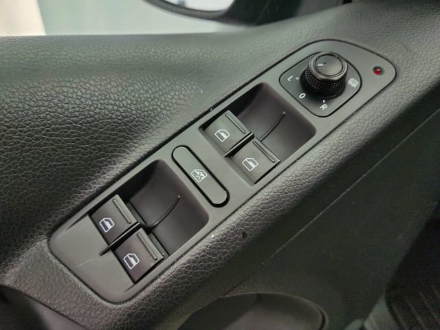 Used 2017 Volkswagen Tiguan Limited w/ Alloy Wheels Package image 15