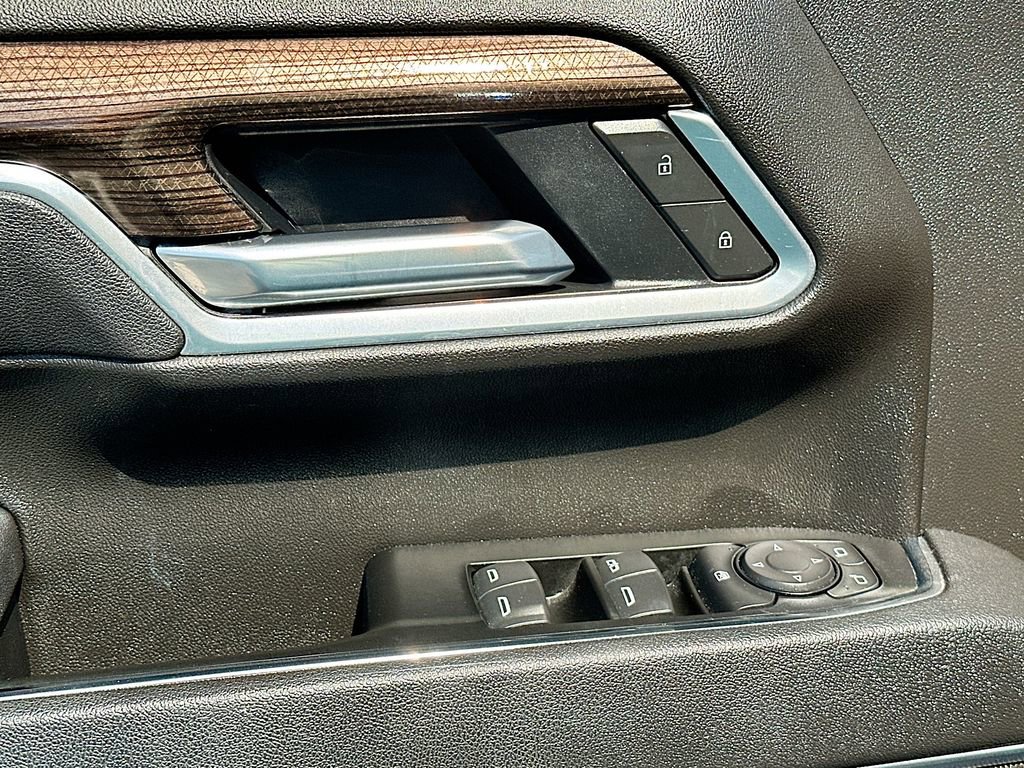 Used 2025 Chevrolet Silverado 2500 LT w/ Convenience Package image 21