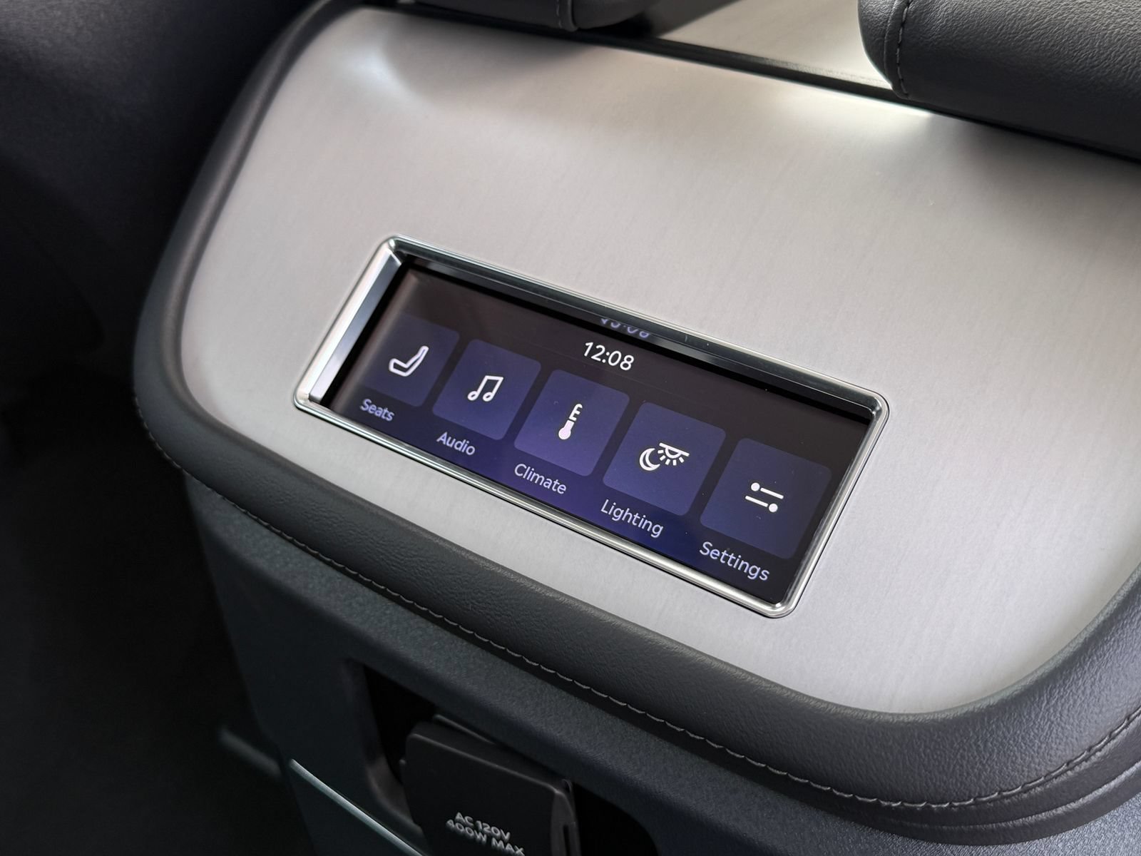 New 2027 Lincoln Navigator Premiere AWD/4WD image 16