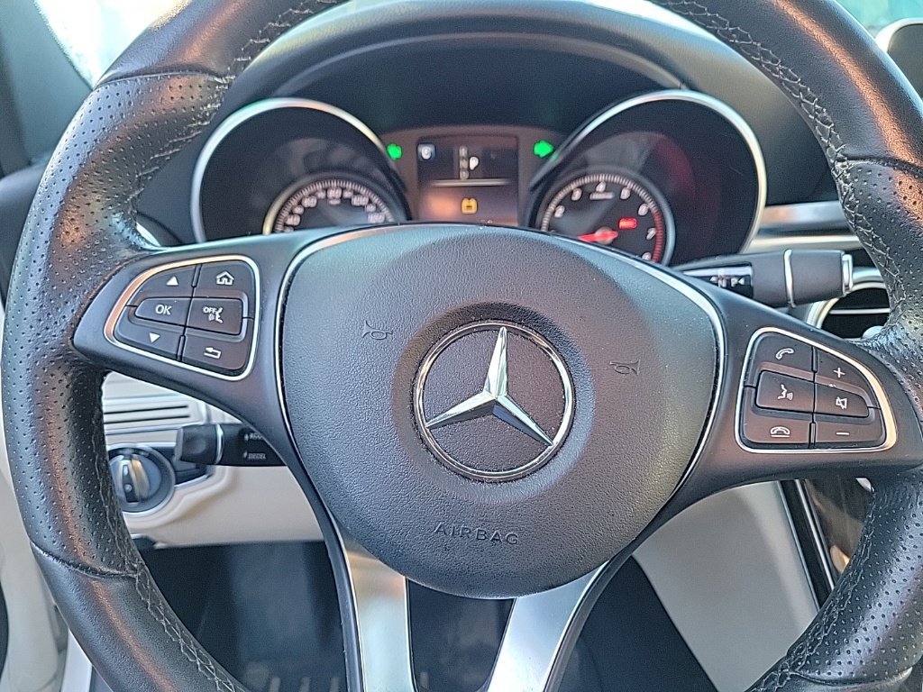 Used 2018 Mercedes-Benz C 300 4MATIC Sedan image 11