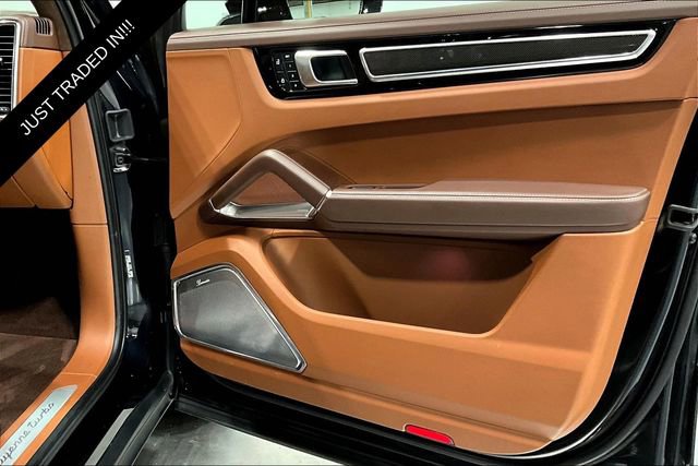 Used 2022 Porsche Cayenne Turbo image 18