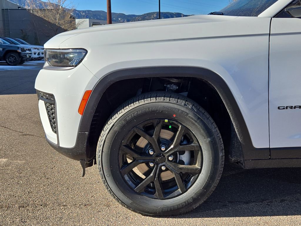 New 2026 Jeep Grand Cherokee Laredo image 5