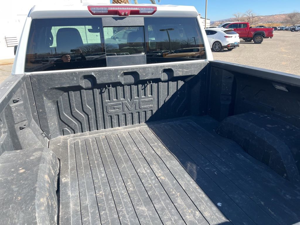 Used 2022 GMC Sierra 1500 AT4 w/ AT4 Premium Package image 11
