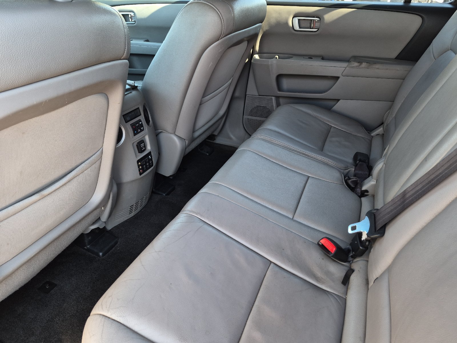 Used 2012 Honda Pilot EX-L image 11