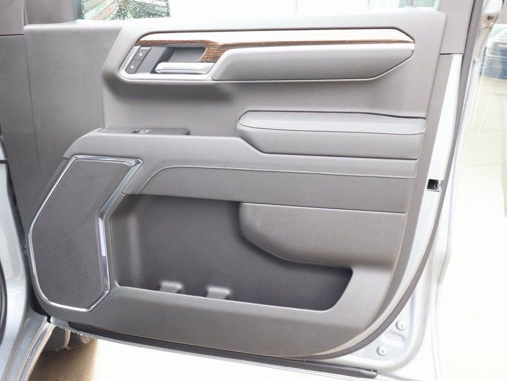 New 2026 GMC Sierra 1500 Elevation w/ LPO, Elevation Black Package image 37