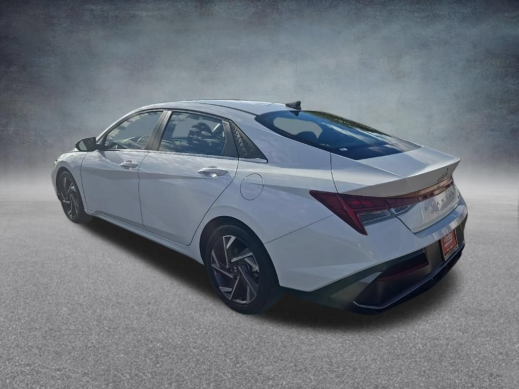 Used 2025 Hyundai Elantra Limited FWD image 6