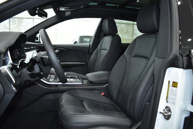 Used 2025 Audi Q8 Premium AWD/4WD image 29