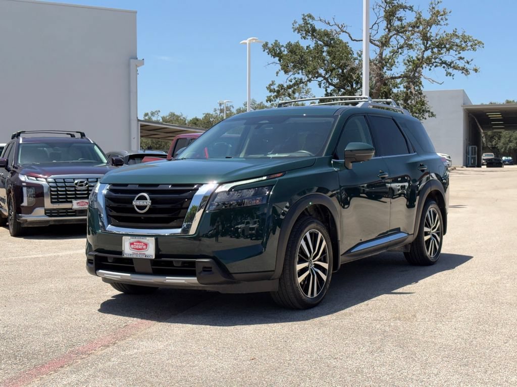 Used 2025 Nissan Pathfinder Platinum w/ Cargo Package FWD image 7