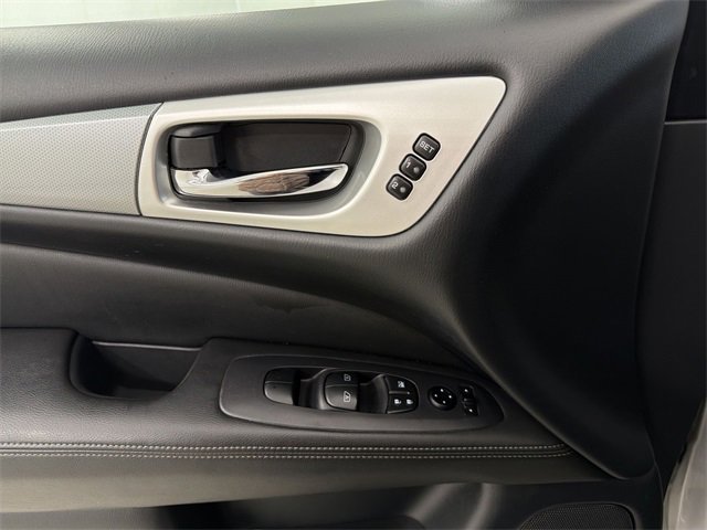 Used 2019 Nissan Pathfinder SL image 25