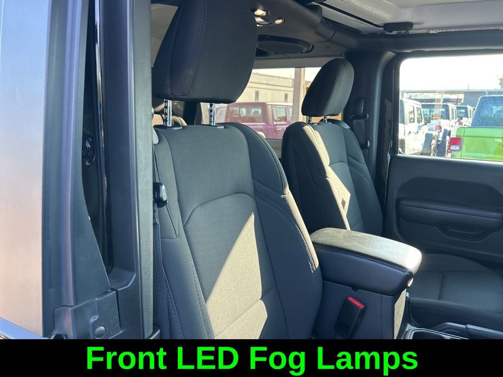 Used 2022 Jeep Wrangler Willys AWD/4WD image 25