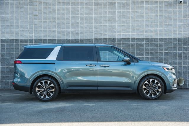 Used 2024 Kia Carnival EX FWD image 4