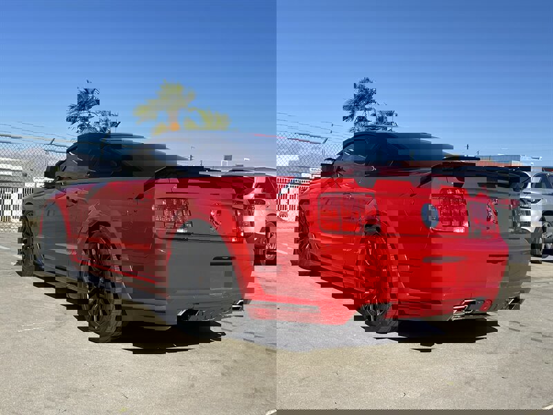 Used 2006 Ford Mustang GT RWD image 4