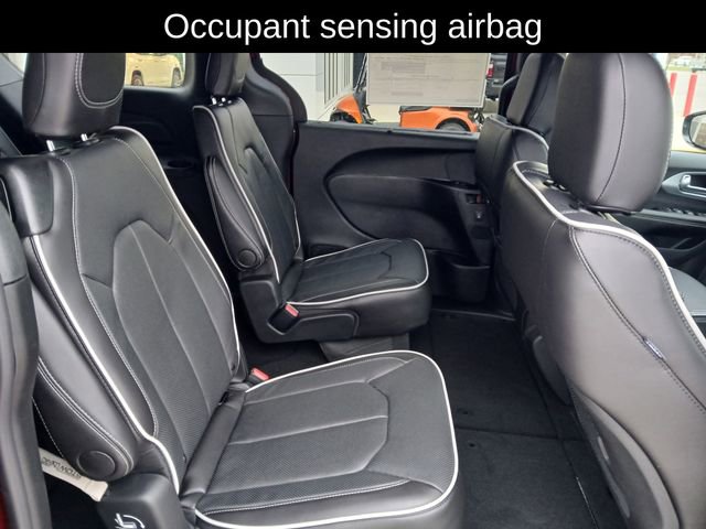 New 2026 Chrysler Pacifica Limited w/ S Appearance Package image 19