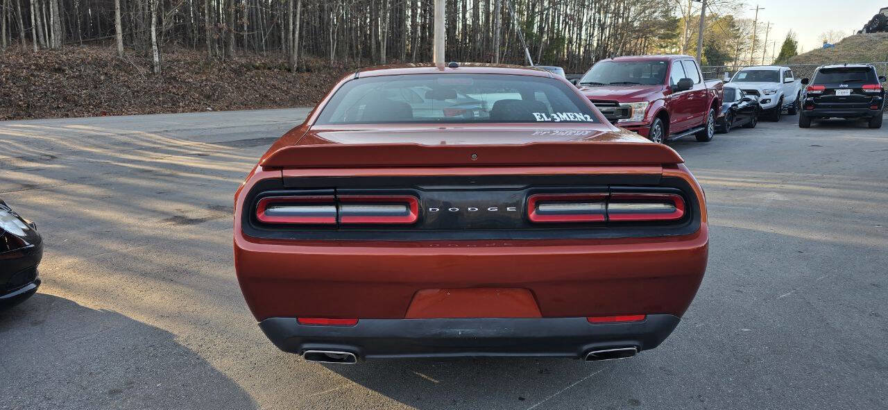 Used 2021 Dodge Challenger SXT image 7