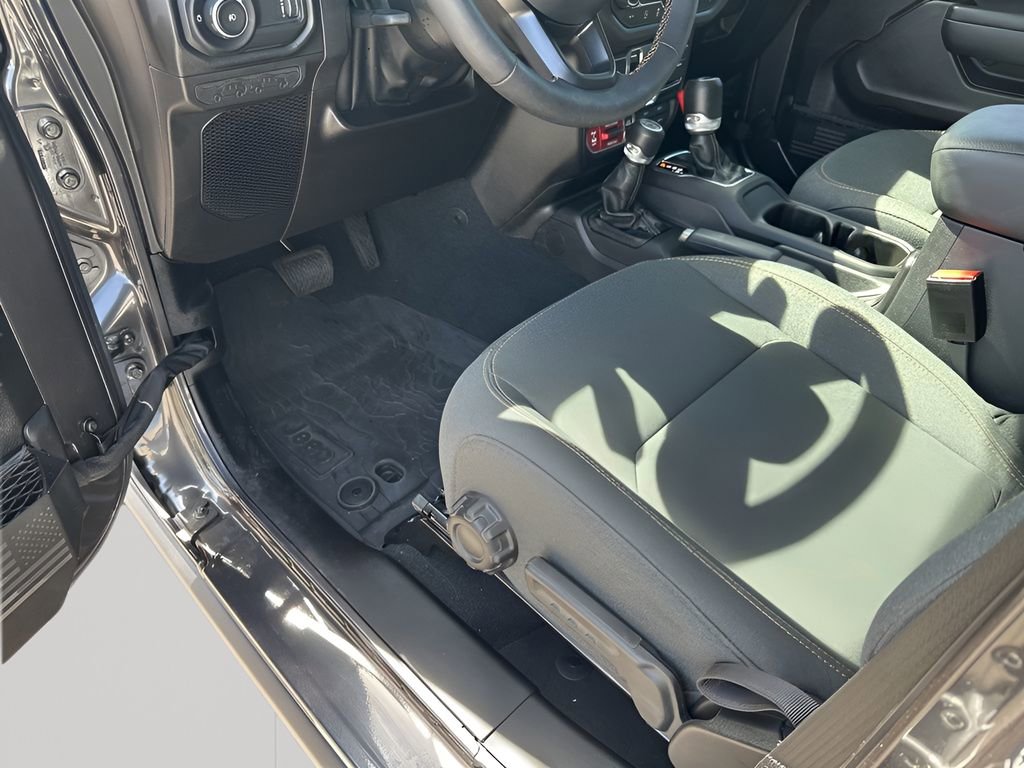 Used 2024 Jeep Wrangler Willys image 28