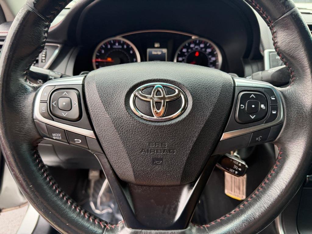 Used 2017 Toyota Camry SE FWD image 32