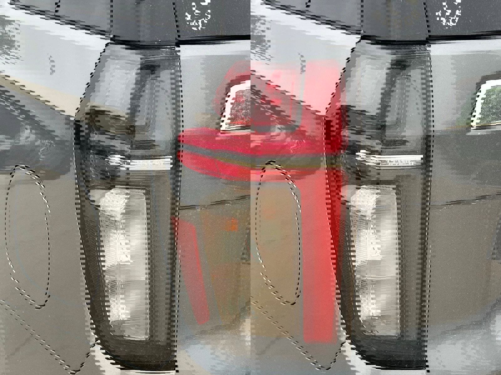 Used 2021 Chevrolet Tahoe LT w/ LT Signature Package RWD image 13