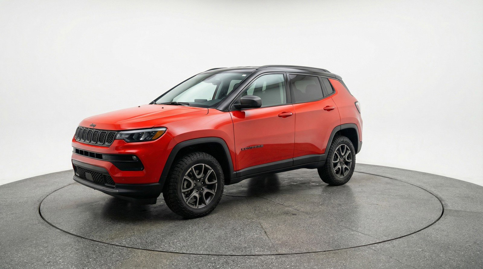 Used 2025 Jeep Compass Trailhawk AWD/4WD image 3
