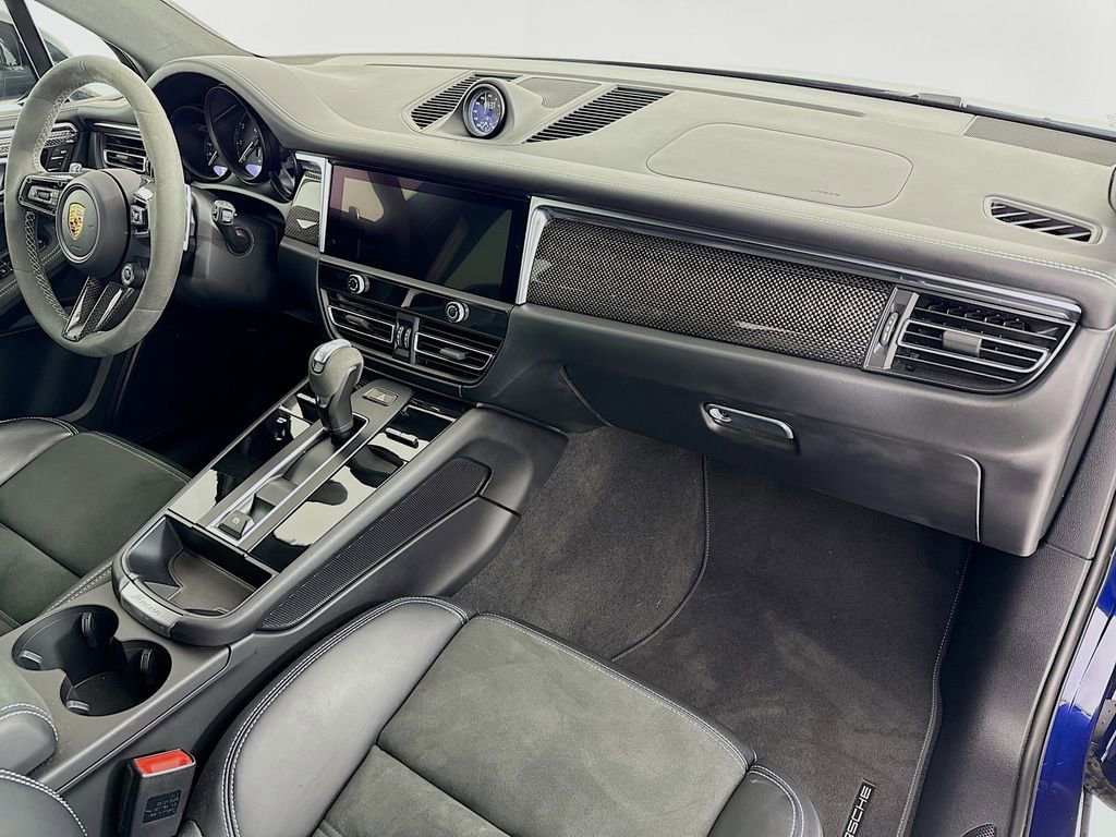 Certified 2024 Porsche Macan GTS image 33