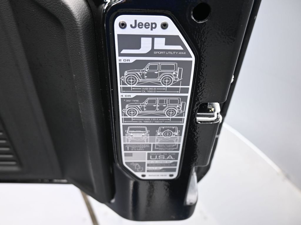 Used 2025 Jeep Wrangler Sport image 34