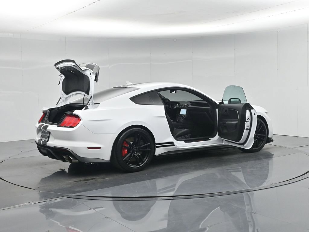 Used 2022 Ford Mustang Shelby GT500 w/ Technology Package RWD image 6