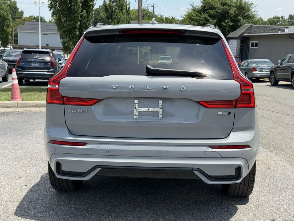 Used 2024 Volvo XC60 B5 Plus AWD/4WD image 21