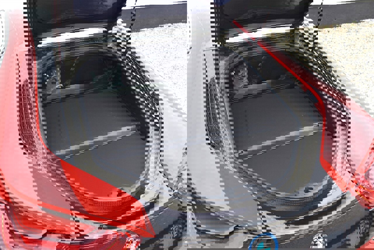 Used 2017 BMW i8 image 45