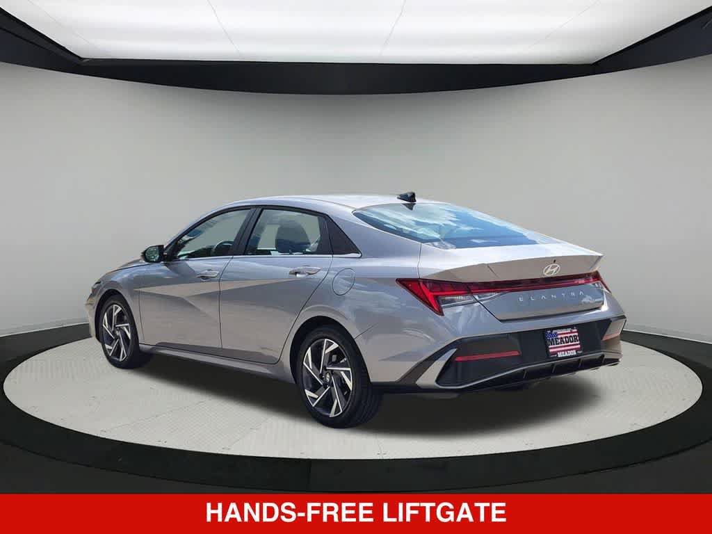 Used 2025 Hyundai Elantra Limited FWD image 4