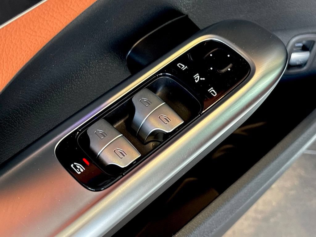 Certified 2026 Mercedes-Benz C 300 4MATIC Sedan image 17