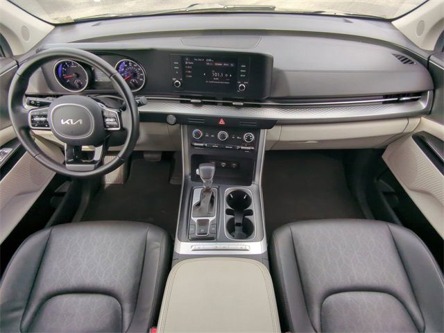 Used 2024 Kia Carnival LX image 18